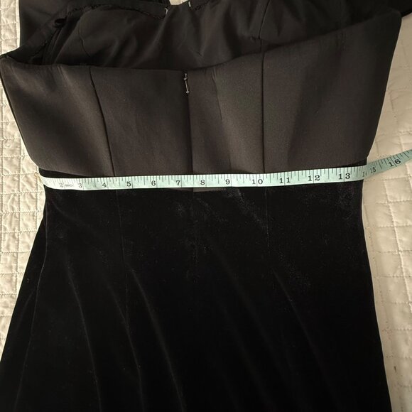 Badgley Mischka Black Strapless Velvet Dress W/ Oversized Bow Detail Size 6 - Picture 7 of 8